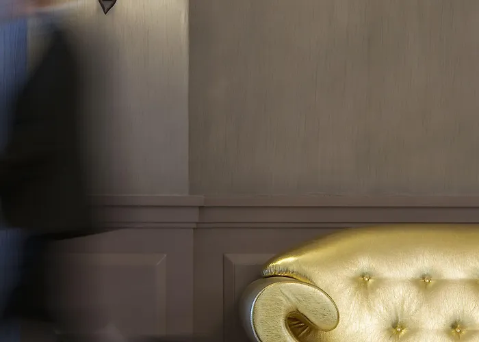 The Originals City, Astoria Vatican, לורדה