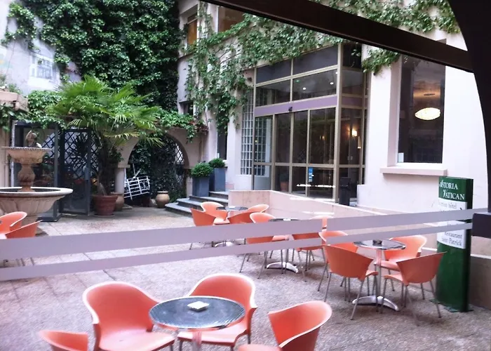 The Originals City, Astoria Vatican, Hotell